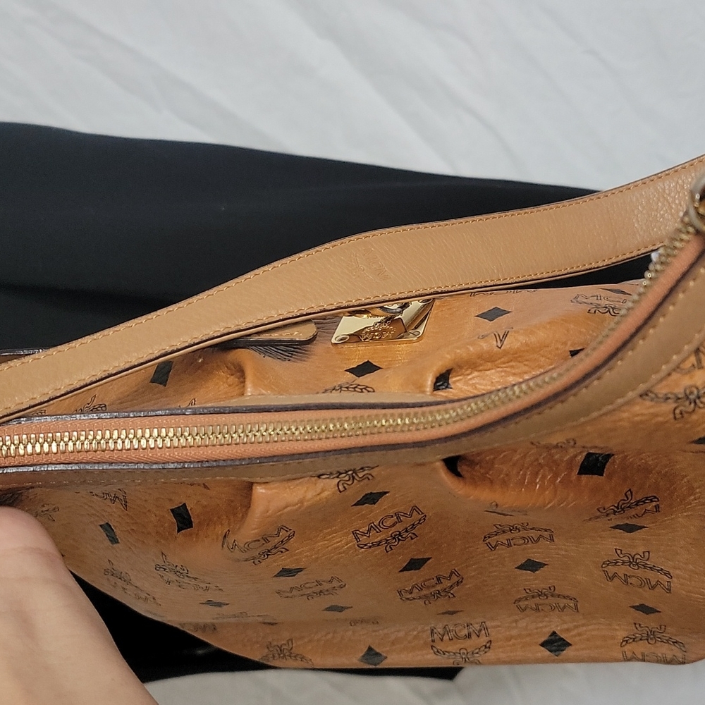 MCM Authentic - Picture 8 of 13